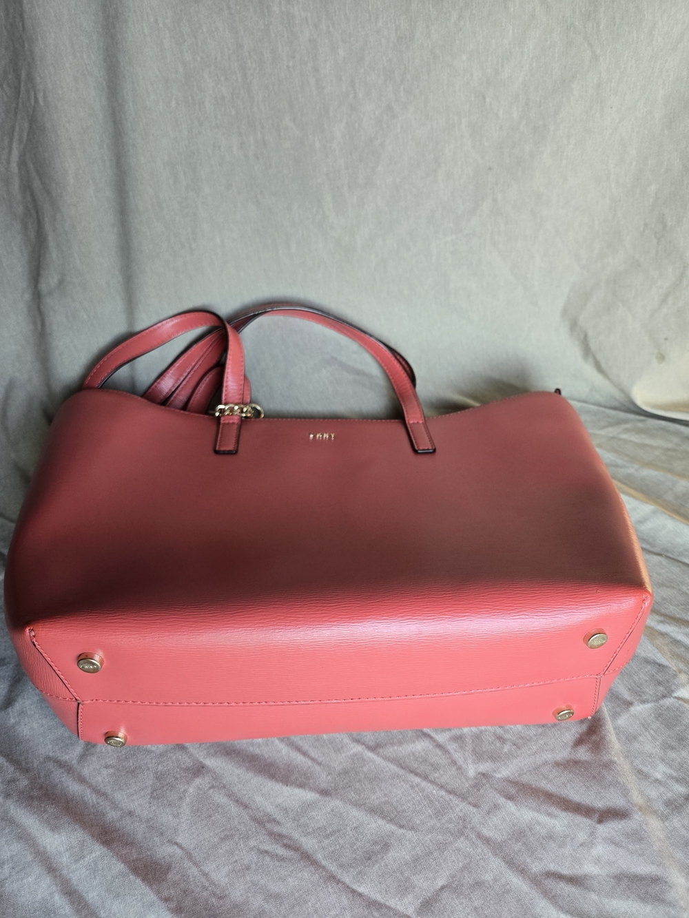 ✨ DKNY Bryant Medium Saffiano Leather Shop Tote With Dust Bag in Bright Red ✨ - Picture 7 of 8